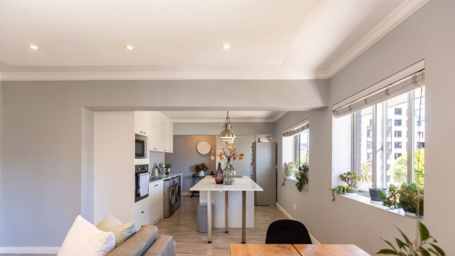 3 Bedroom Property for Sale in Sea Point Western Cape